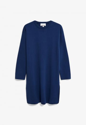 Вязаное платье