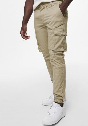 Брюки с накладными карманами