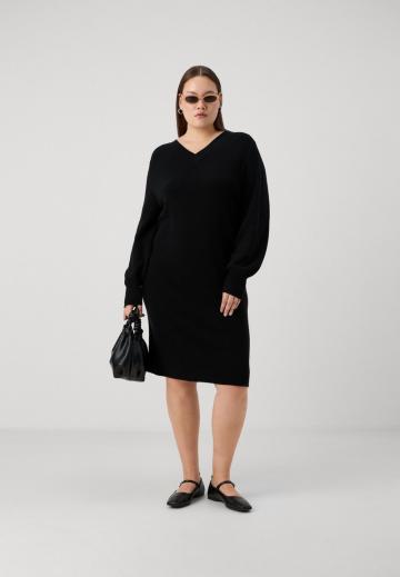 Вязаное платье