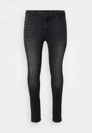 Узкие джинсы