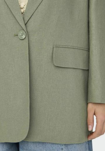 Блейзер с накладными карманами