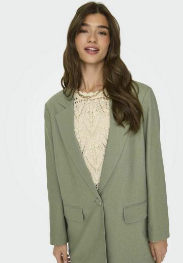 Блейзер с накладными карманами