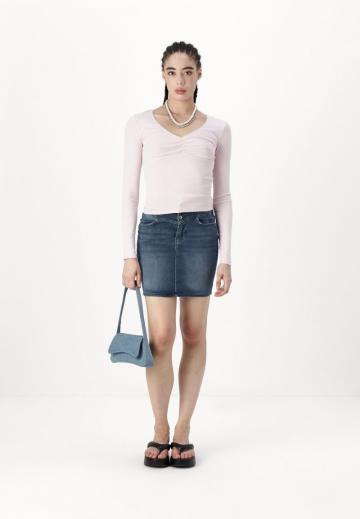 Юбка с накладными карманами