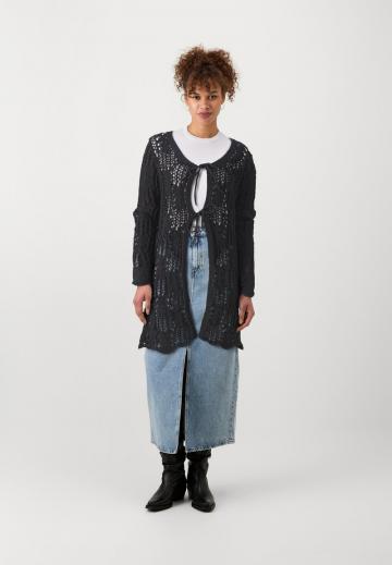 Вязаная кофта