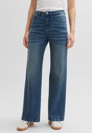 Прямые джинсы