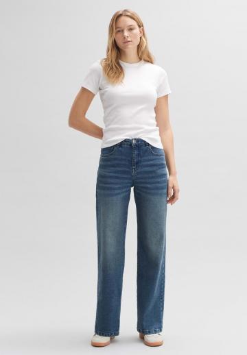 Прямые джинсы