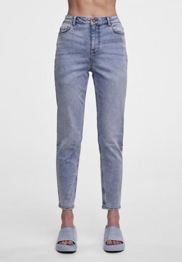 Короткие джинсы