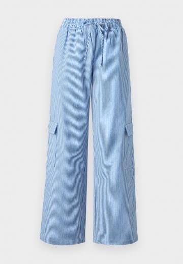 Свободные джинсы