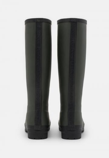 Резиновые сапоги