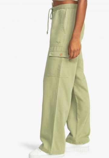 Брюки с накладными карманами