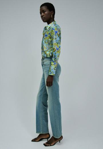 Клешеные джинсы