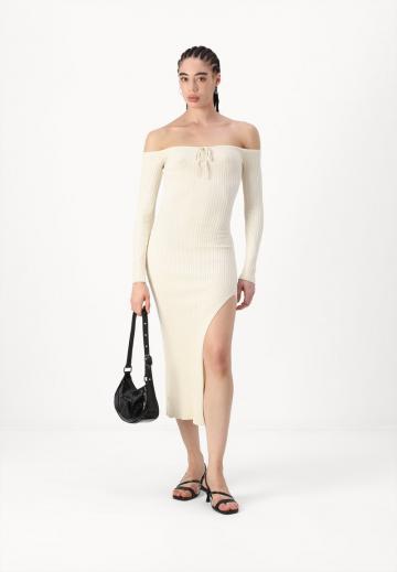 Вязаное платье