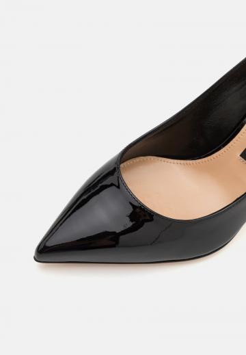 Туфли на высоком каблуке