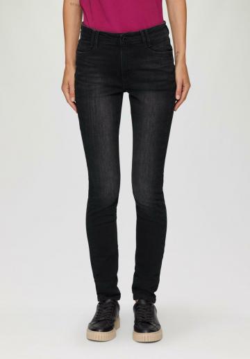 Узкие джинсы