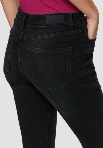 Узкие джинсы
