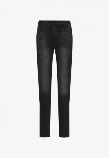 Узкие джинсы