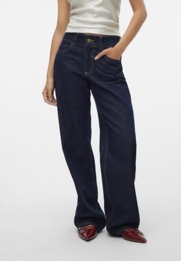 Свободные джинсы