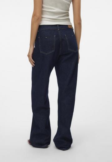 Свободные джинсы