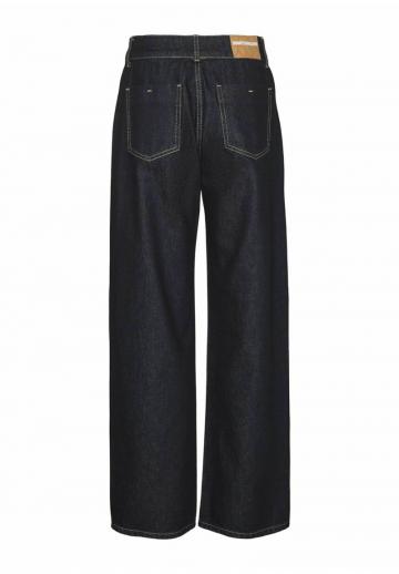 Свободные джинсы