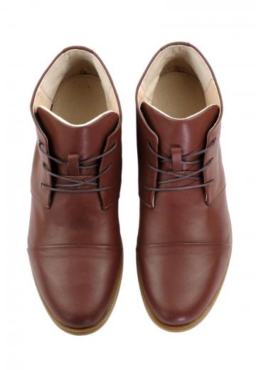 Ботинки на шнуровке