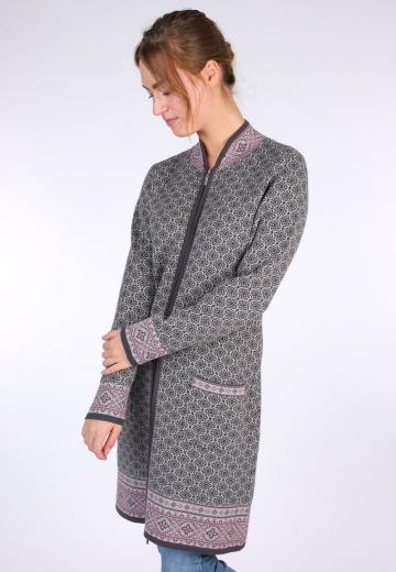 Вязаная кофта