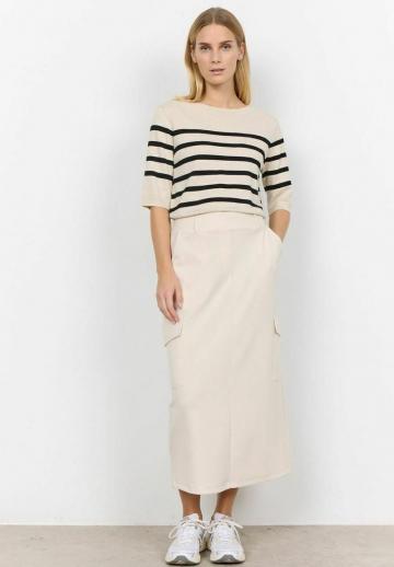 Пуловер в полоску