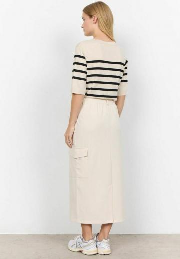 Пуловер в полоску