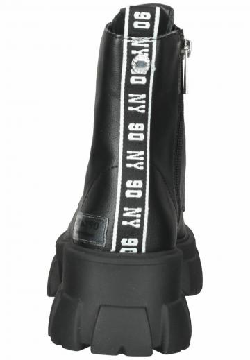 Ботинки на шнуровке