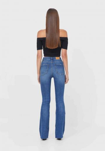 Клешеные брюки