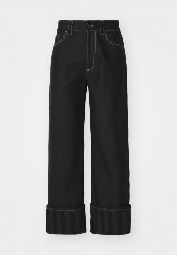 Джинсы бойфренда