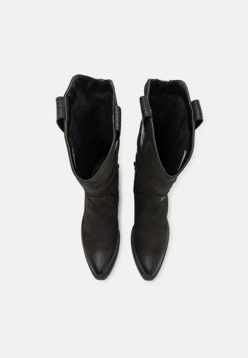 Ковбойские сапоги