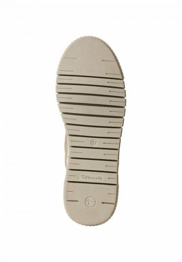 Сапожки на танкетке