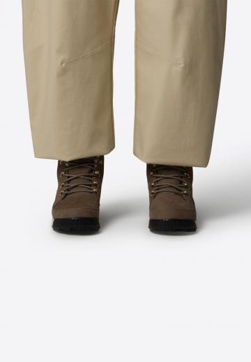 Спортивные сапоги