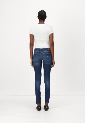 Узкие джинсы