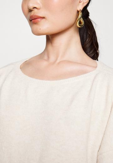 Вязаное платье