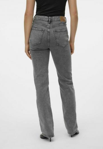 Свободные джинсы
