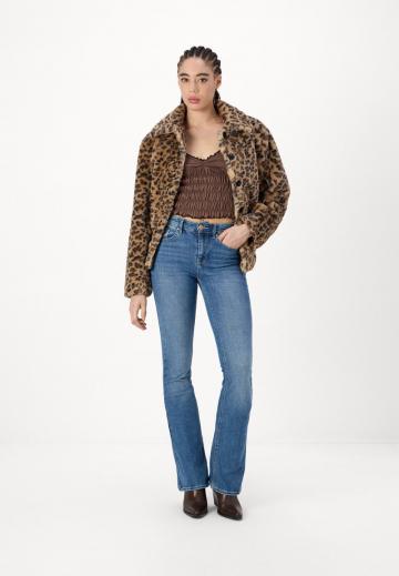 Клешеные брюки