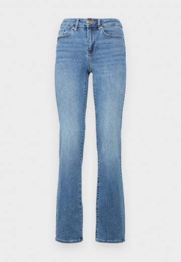 Свободные джинсы