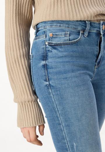 Свободные джинсы