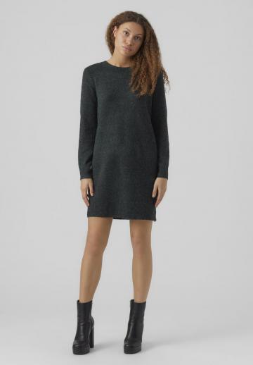 Вязаное платье