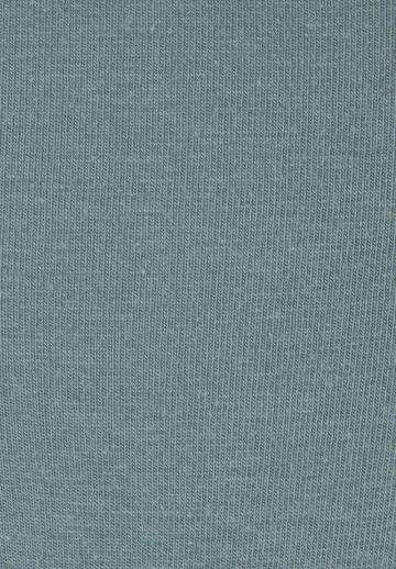 Трусы на бедрах