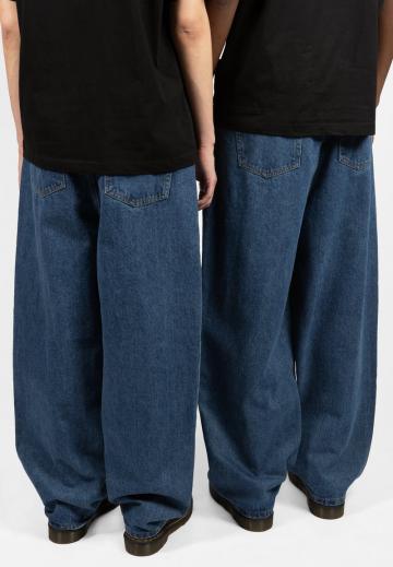 Свободные джинсы