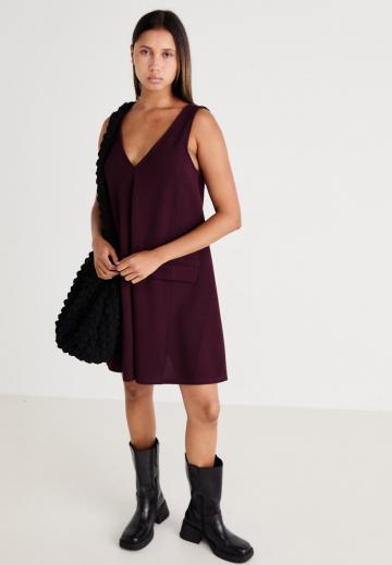 Короткое платье