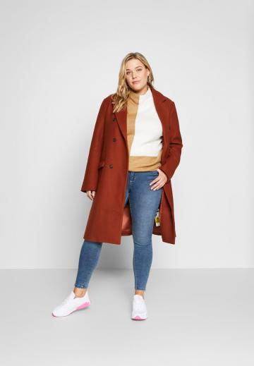 Узкие джинсы