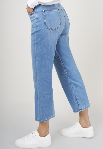 Короткие джинсы