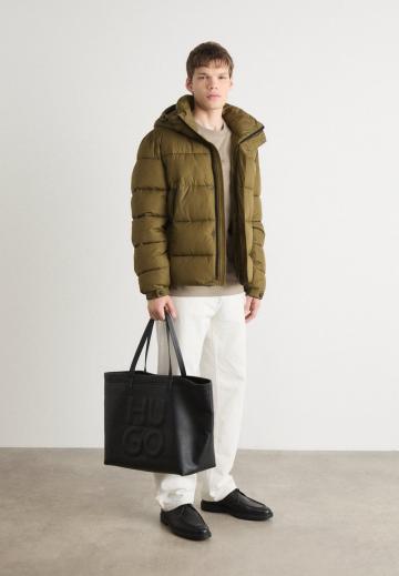 Зимняя куртка