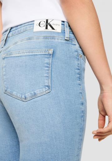 Узкие джинсы