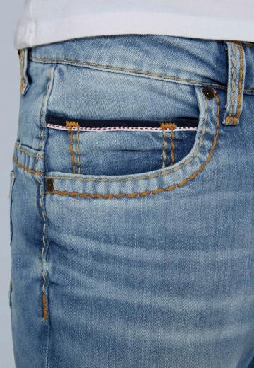 Прямые джинсы