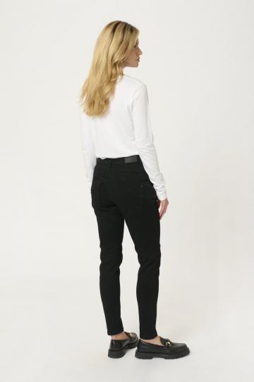 Узкие джинсы