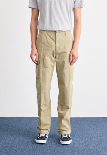 Брюки с накладными карманами